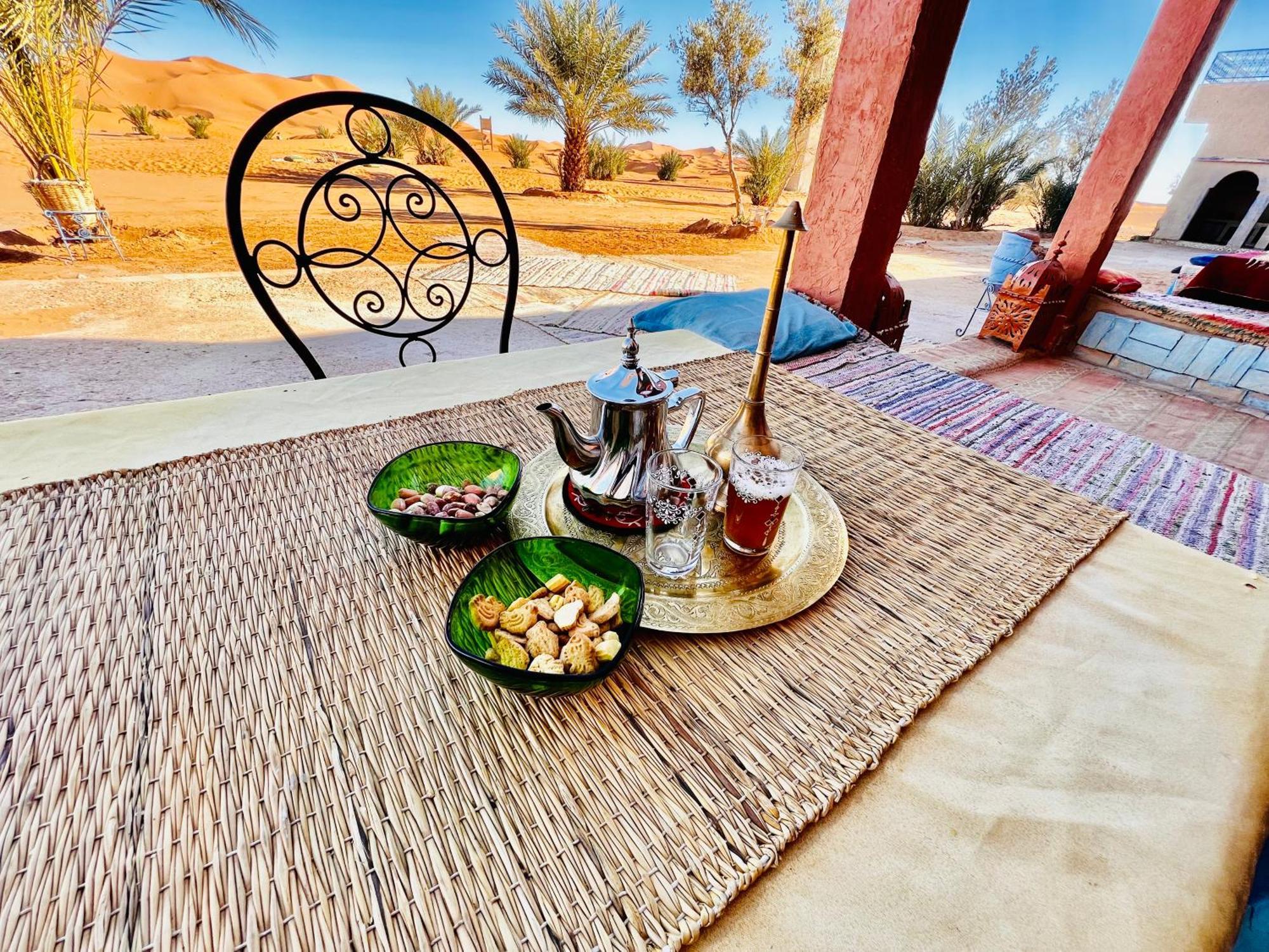 Hotel Camping Les Roses Des Dunes & Piscine เมอร์ซูกา ภายนอก รูปภาพ