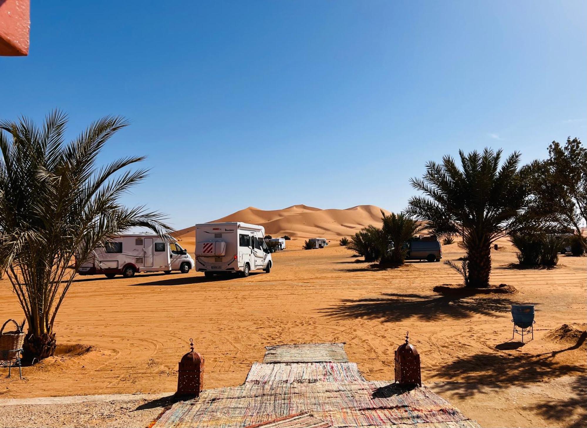 Hotel Camping Les Roses Des Dunes & Piscine เมอร์ซูกา ภายนอก รูปภาพ