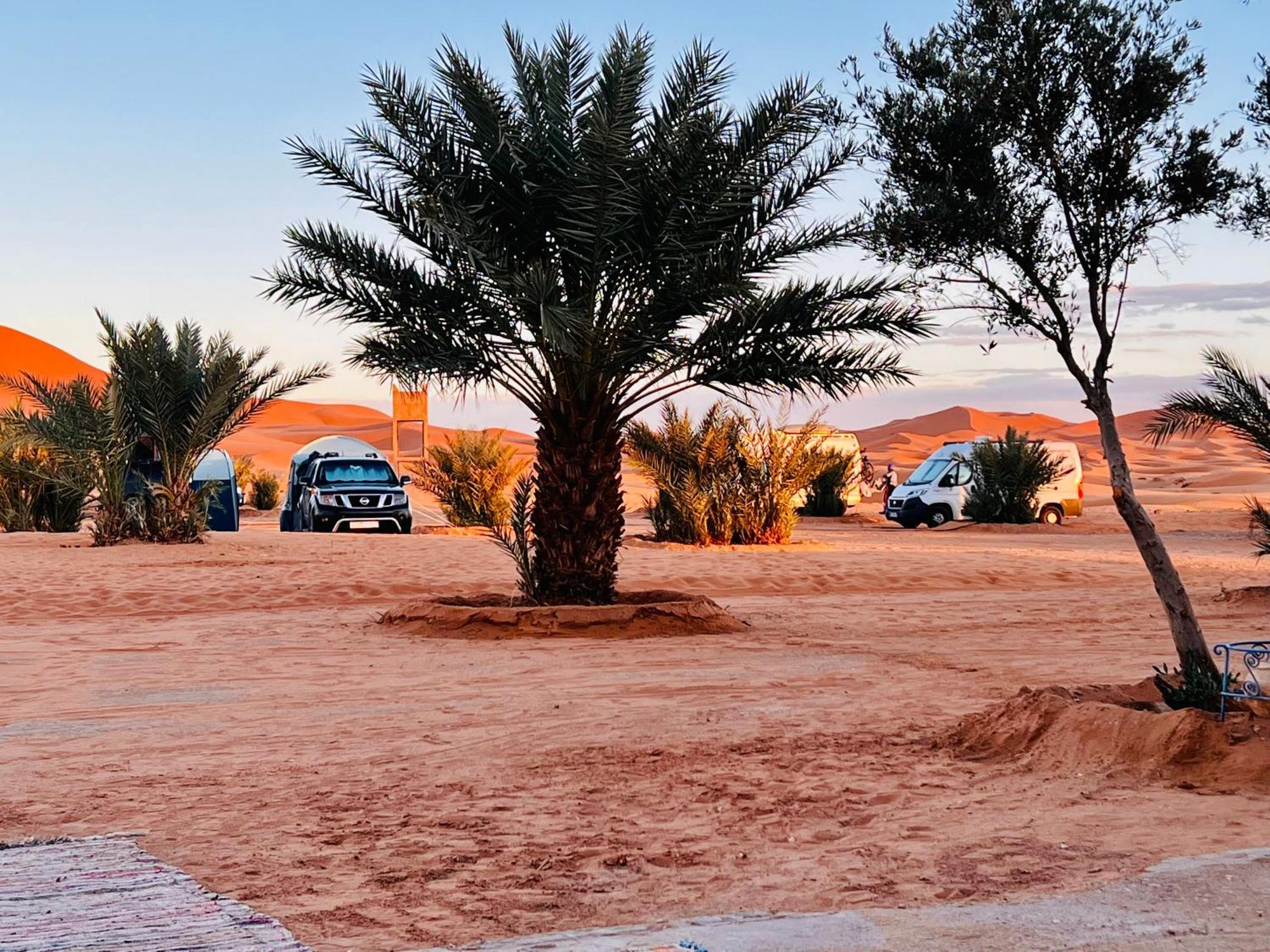 Hotel Camping Les Roses Des Dunes & Piscine เมอร์ซูกา ภายนอก รูปภาพ