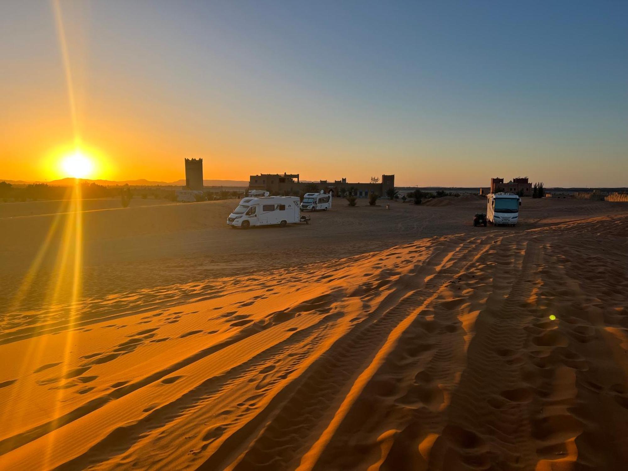 Hotel Camping Les Roses Des Dunes & Piscine เมอร์ซูกา ภายนอก รูปภาพ