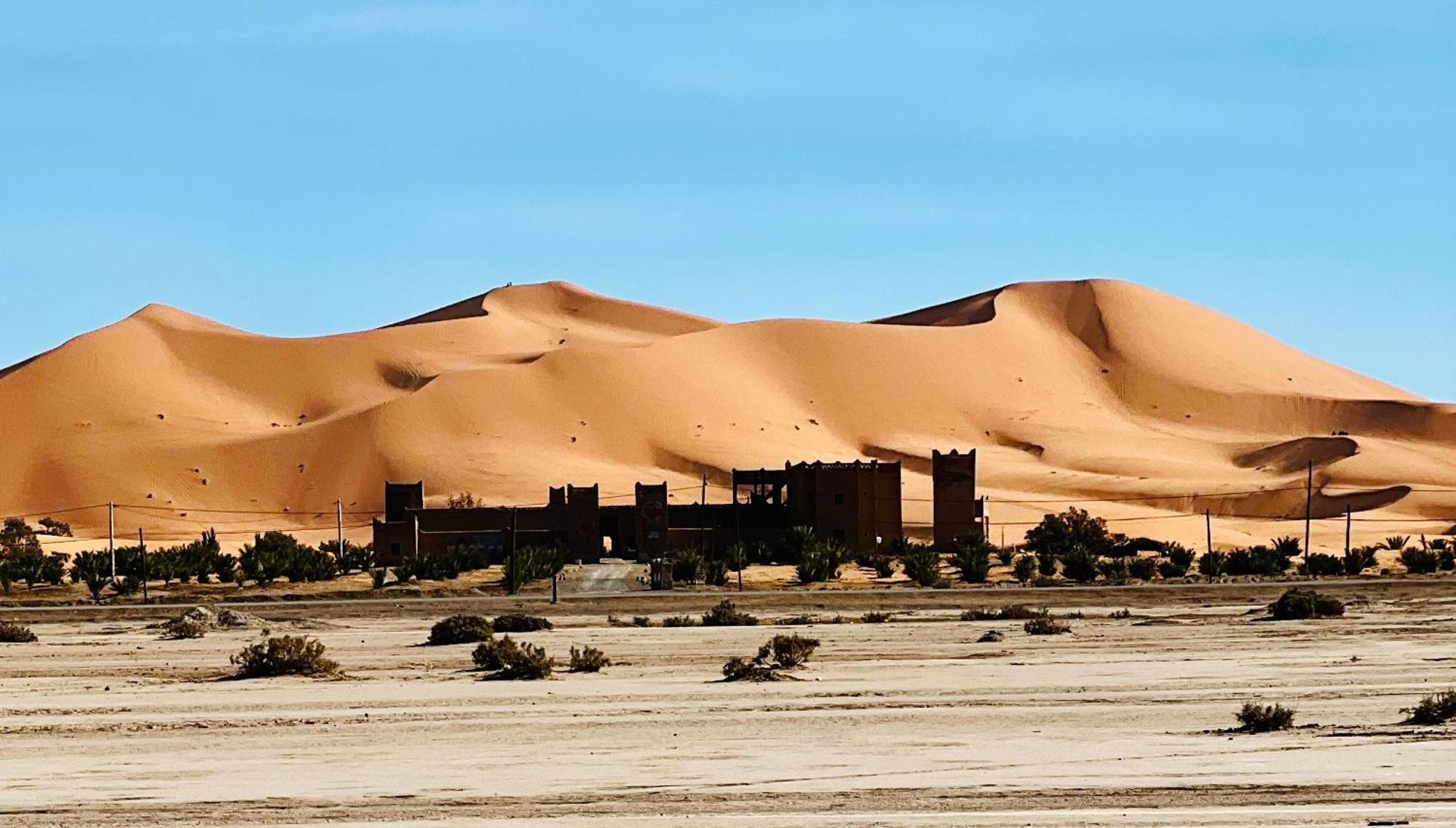 Hotel Camping Les Roses Des Dunes & Piscine เมอร์ซูกา ภายนอก รูปภาพ